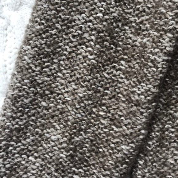 3 Like new sweaters from various brands! - Picture 3 of 6